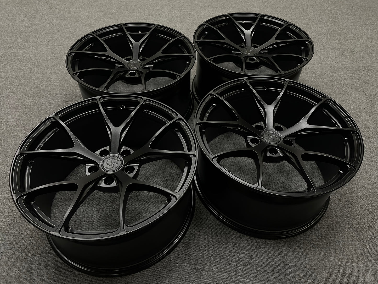 (Open Box ) Model S Plaid / 20" SV104 / Satin Black / 20x10 Square