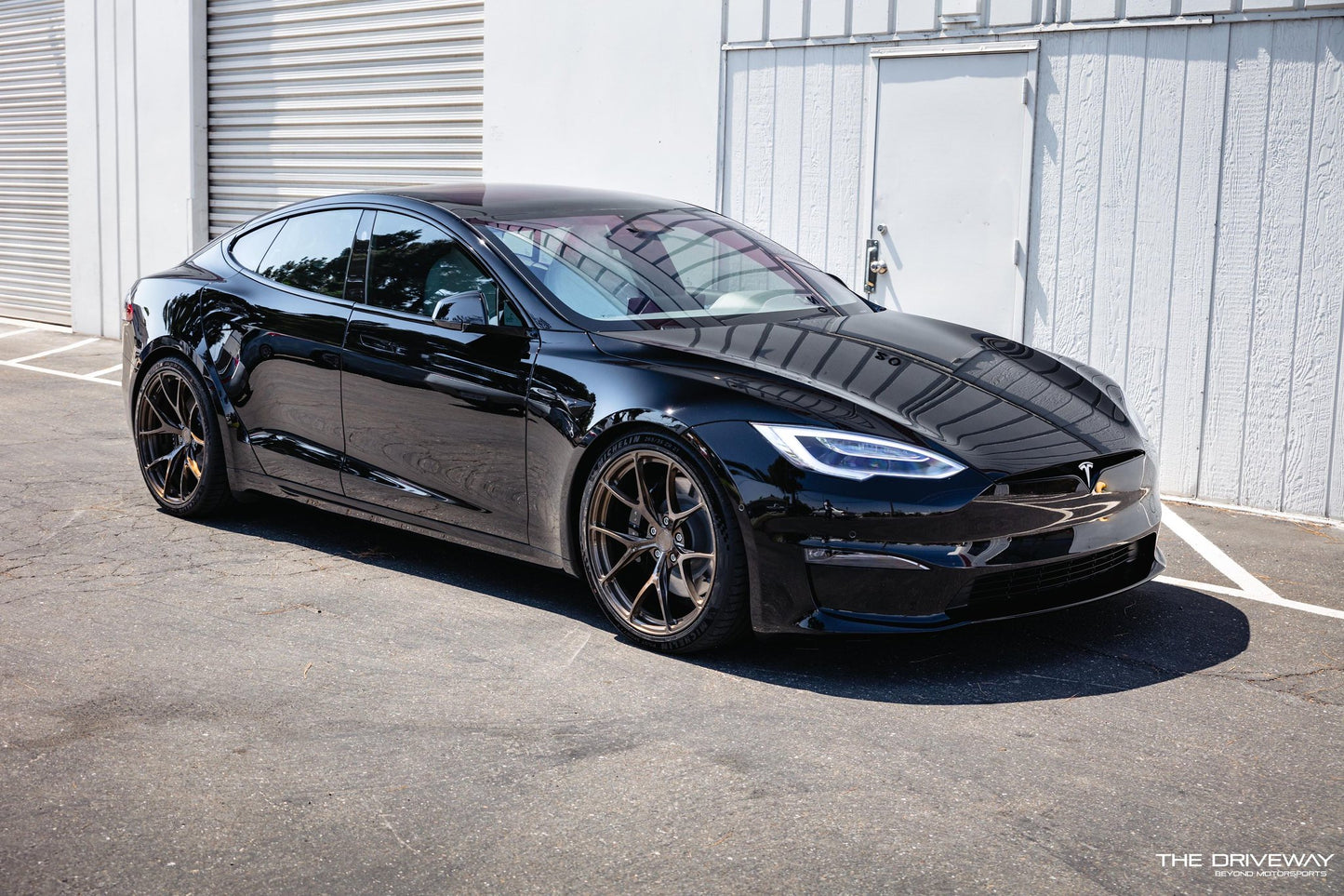 Model S Plaid / 21" SV104 / Brushed Bronze Tinted / Staggered