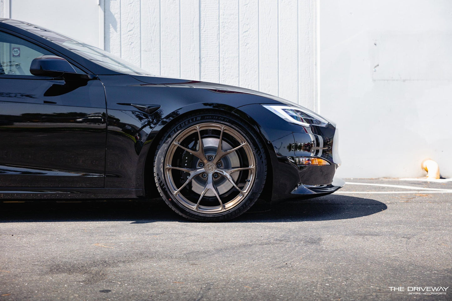 Model S Plaid / 21" SV104 / Brushed Bronze Tinted / Staggered