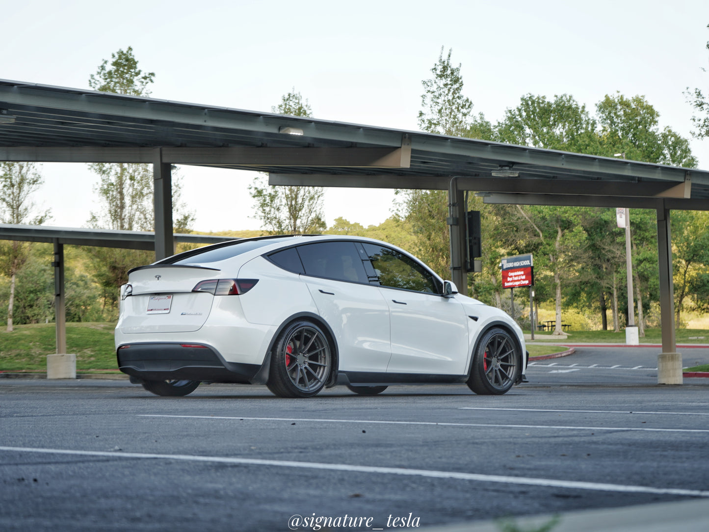 Signature Wheel / 2-Piece / Model 3 Model Y