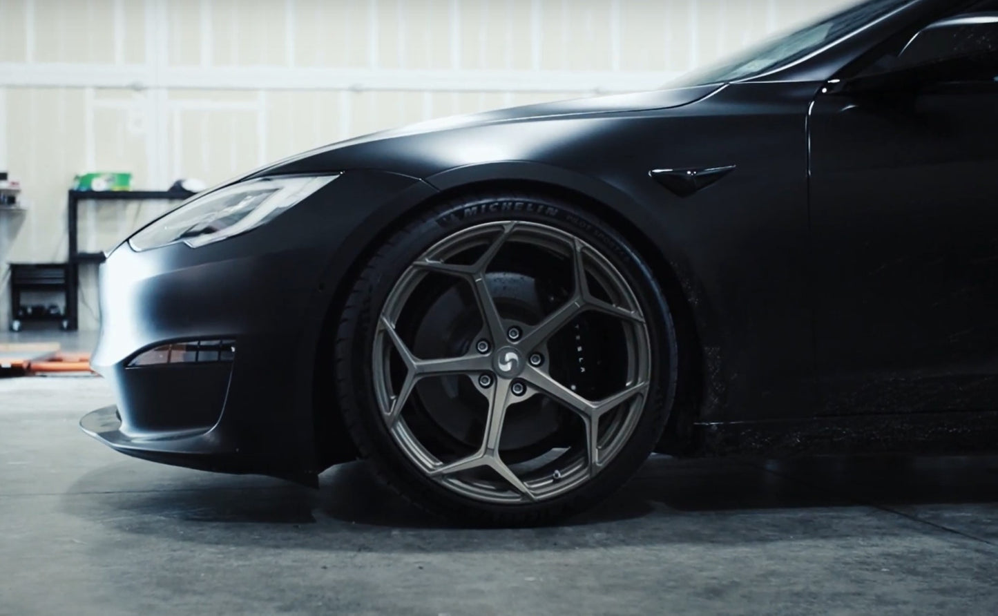 Model S Plaid / 21" SV704 / Matte Bronze / Staggered