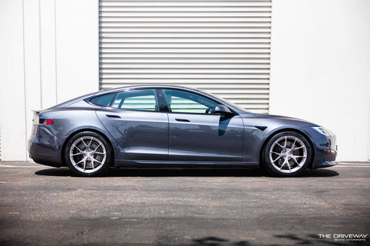 Model S Plaid / 20" SV104 / Brushed Titanium / Staggered
