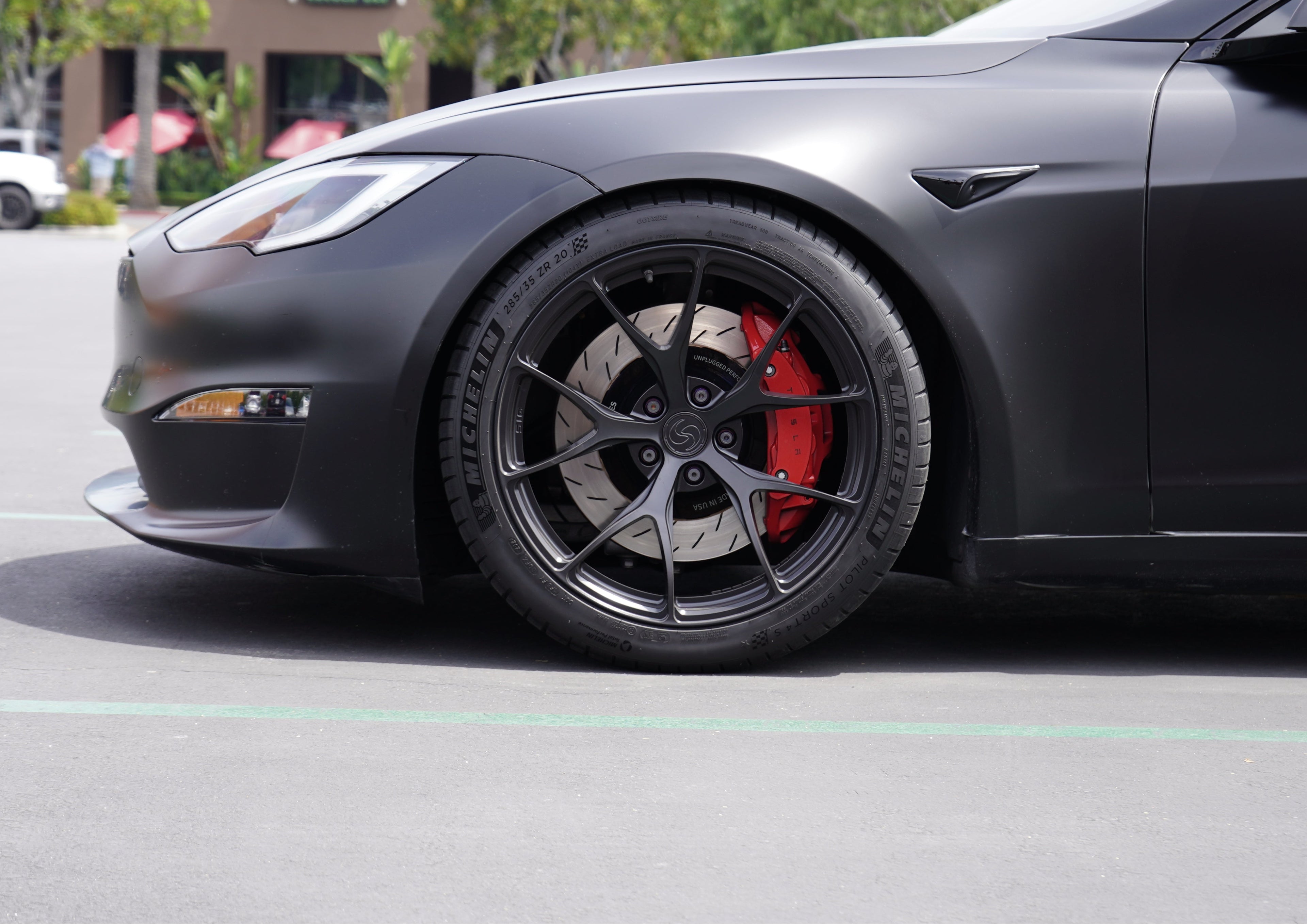 Model S Plaid Signature SV104